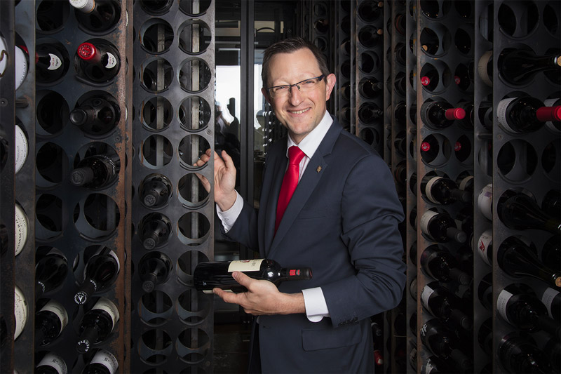 nicolas-coppe-sommelier-chez-phil